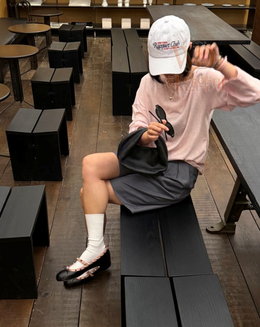 발렌티노플랫슈즈-하얀악마-2.jpg