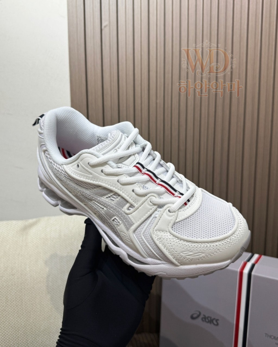 톰브라운운동화-커플-하얀악마-16.jpg
