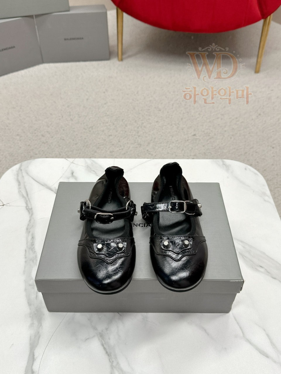 발렌시아가발레슈즈-하얀악마-5.jpg