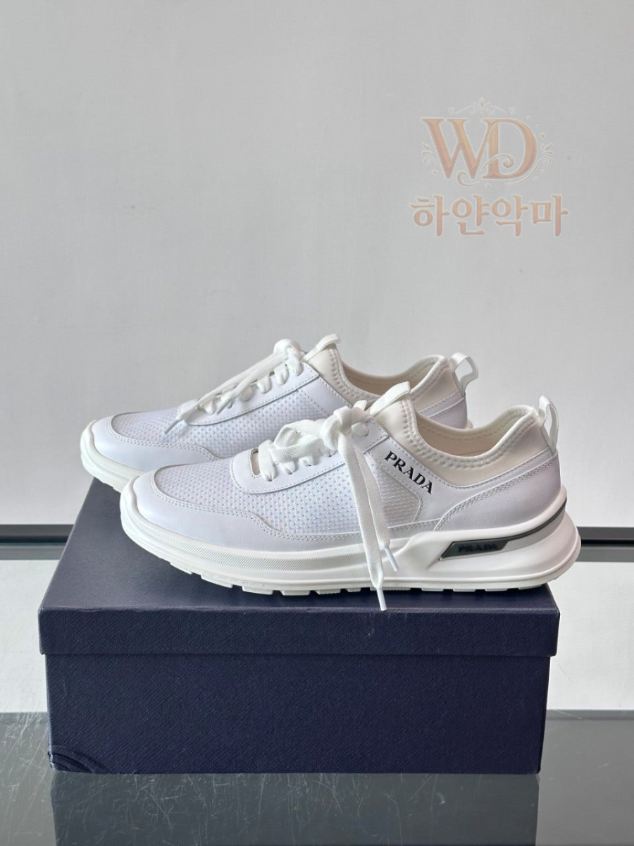 하얀악마-프라다운동화-6.jpg