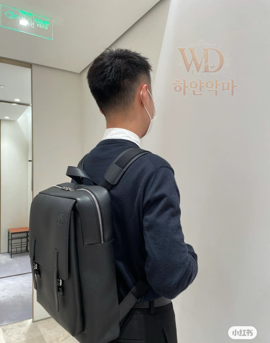 로에베밀리터리백팩-하얀악마-1.jpg