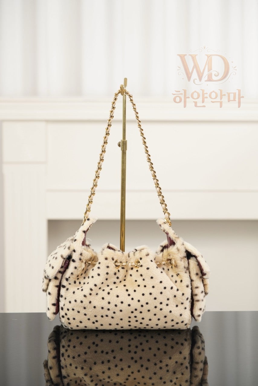 샤넬2026신상-공방-25백-하얀악마-4.jpg