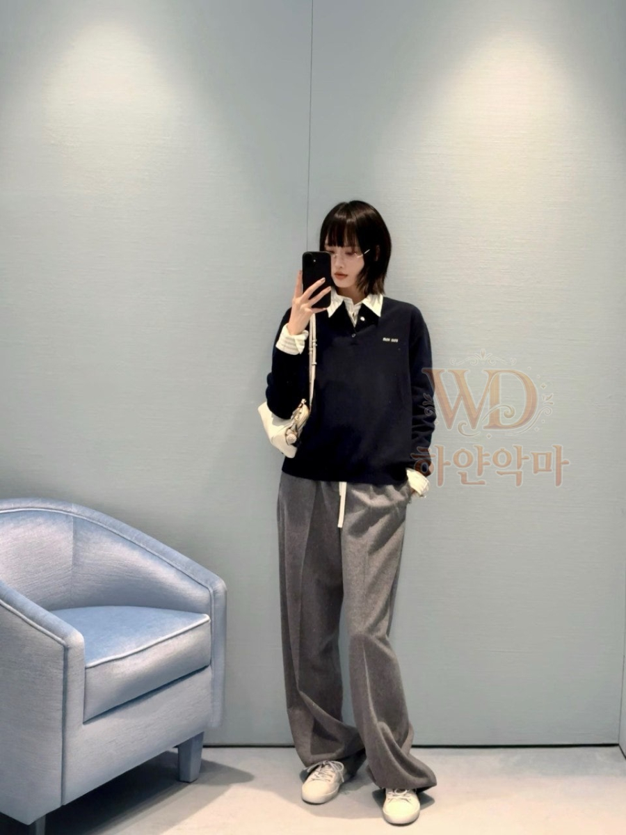 2026신상-미우미우니트스웨터-하얀악마-1.jpg