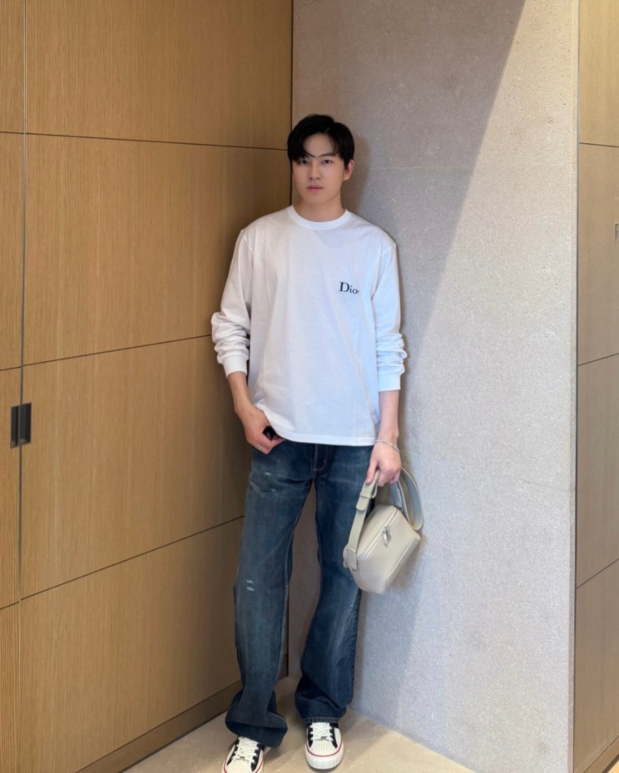 남성-디올신상티셔츠-1.jpg